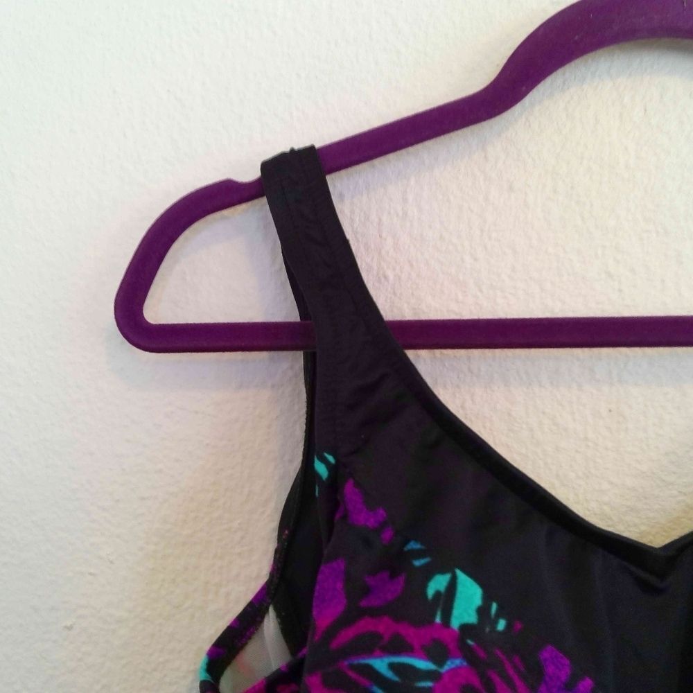 SWIMSUIT - Picture 4 of 7